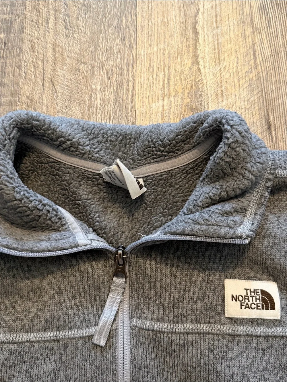Men’s The North Face Quarter Zip Fleece Sweatshirt Gray